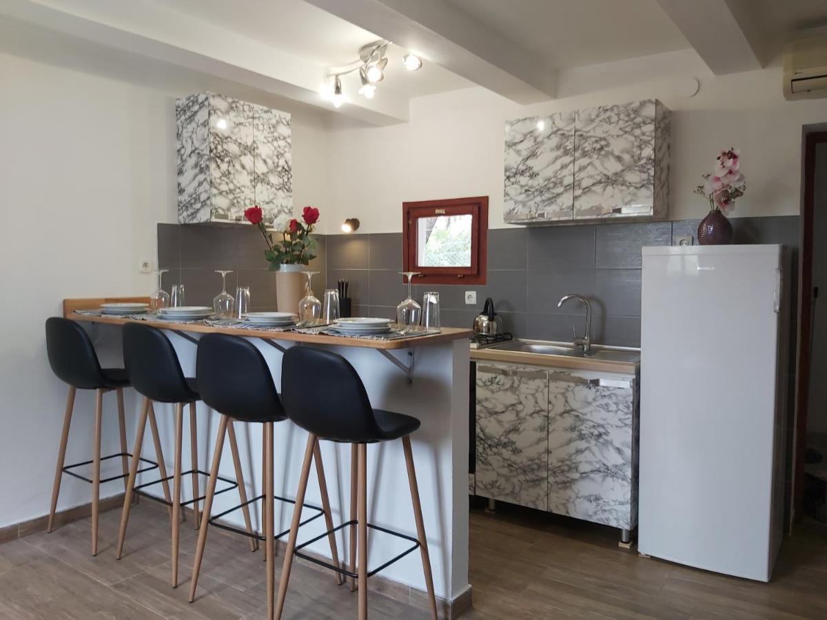 Apartment Jazbina พูลา ภายนอก รูปภาพ