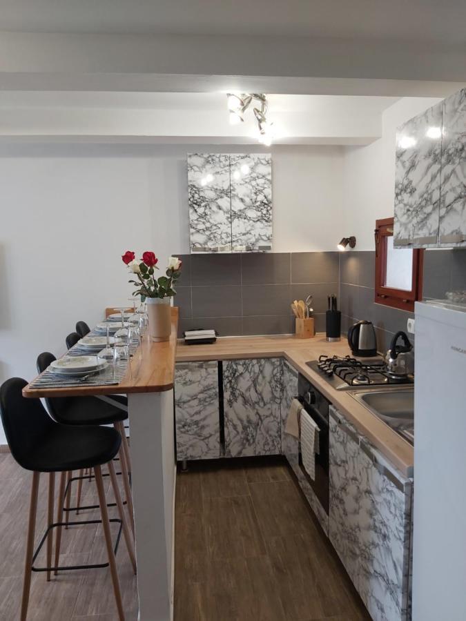 Apartment Jazbina พูลา ภายนอก รูปภาพ