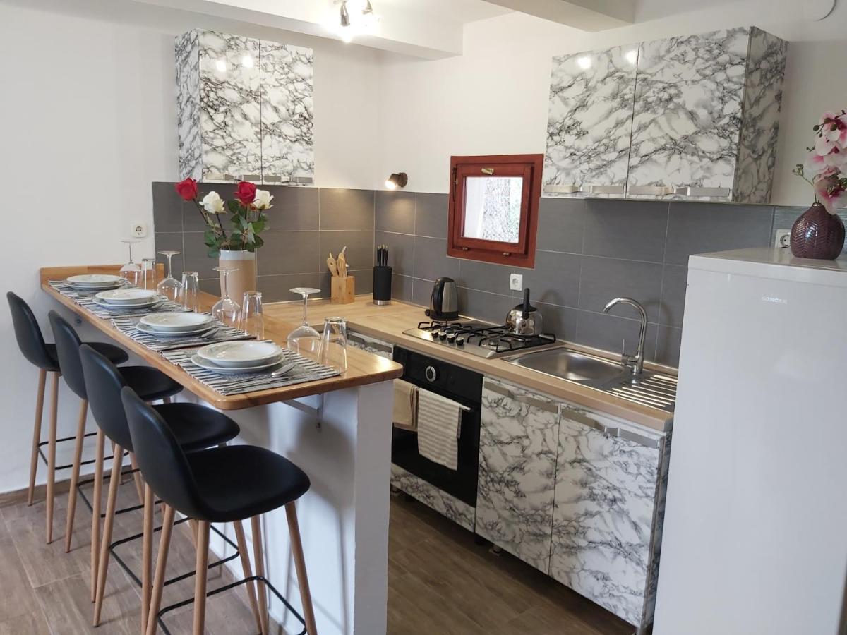 Apartment Jazbina พูลา ภายนอก รูปภาพ
