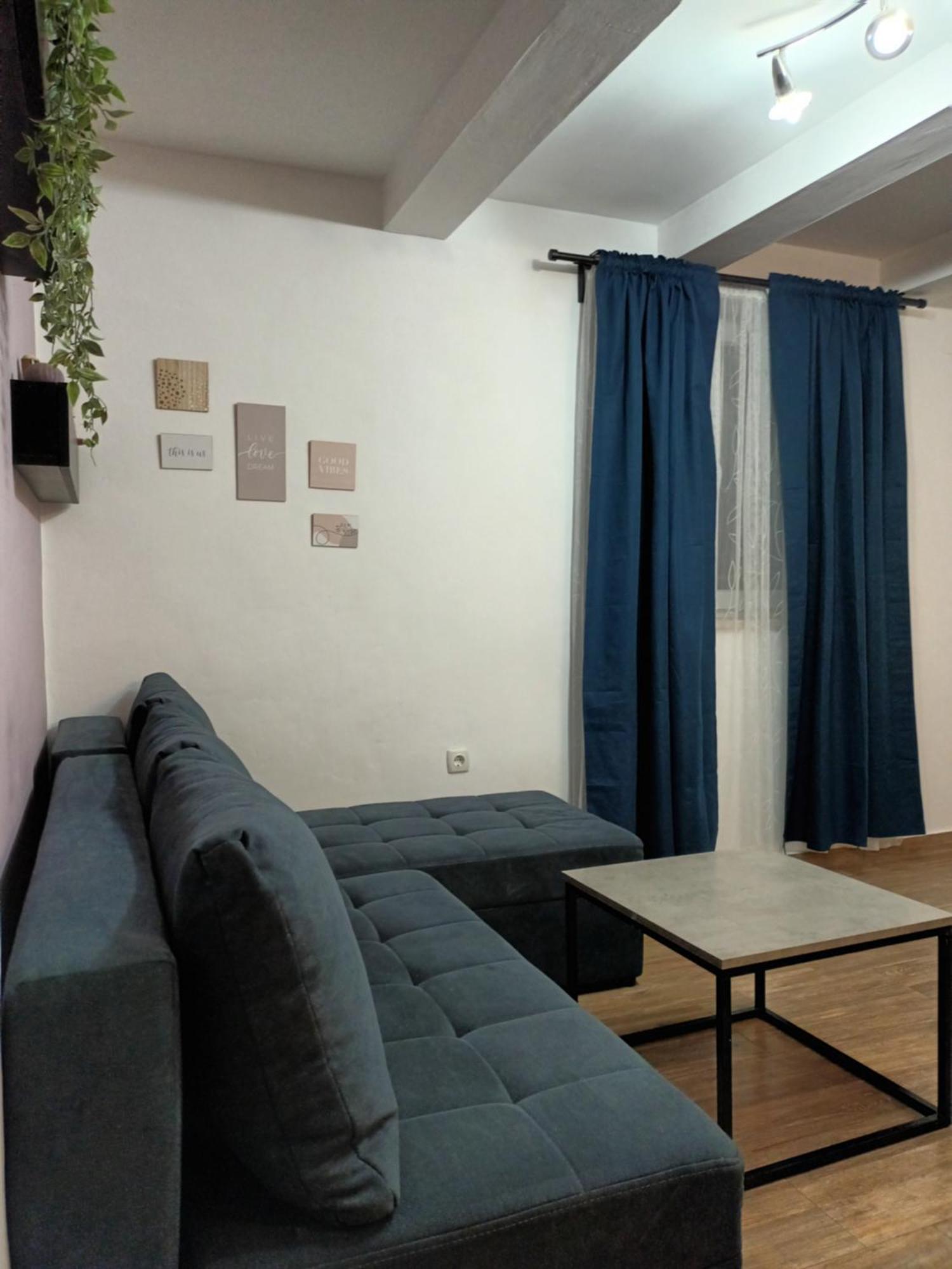 Apartment Jazbina พูลา ภายนอก รูปภาพ