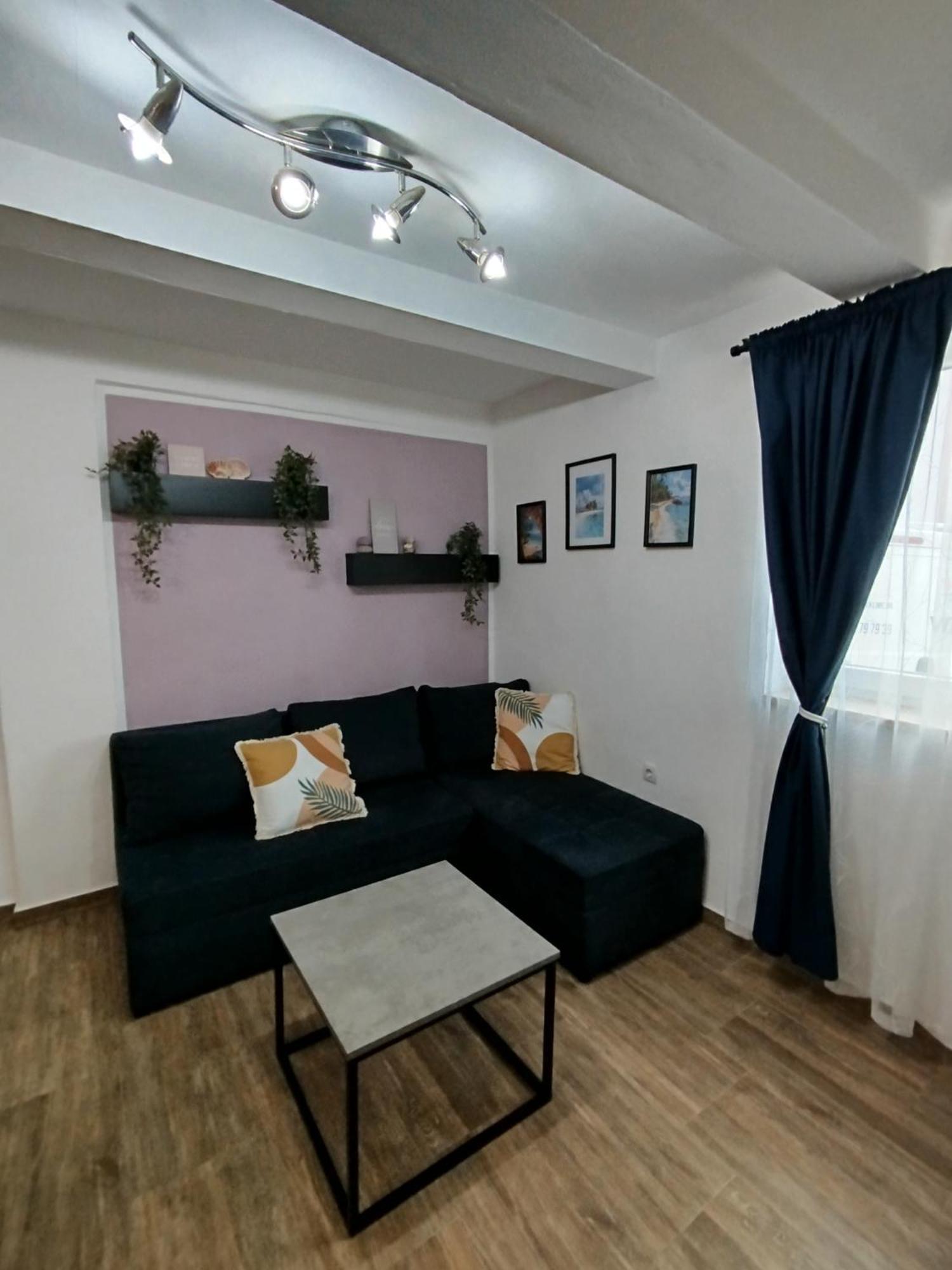 Apartment Jazbina พูลา ภายนอก รูปภาพ